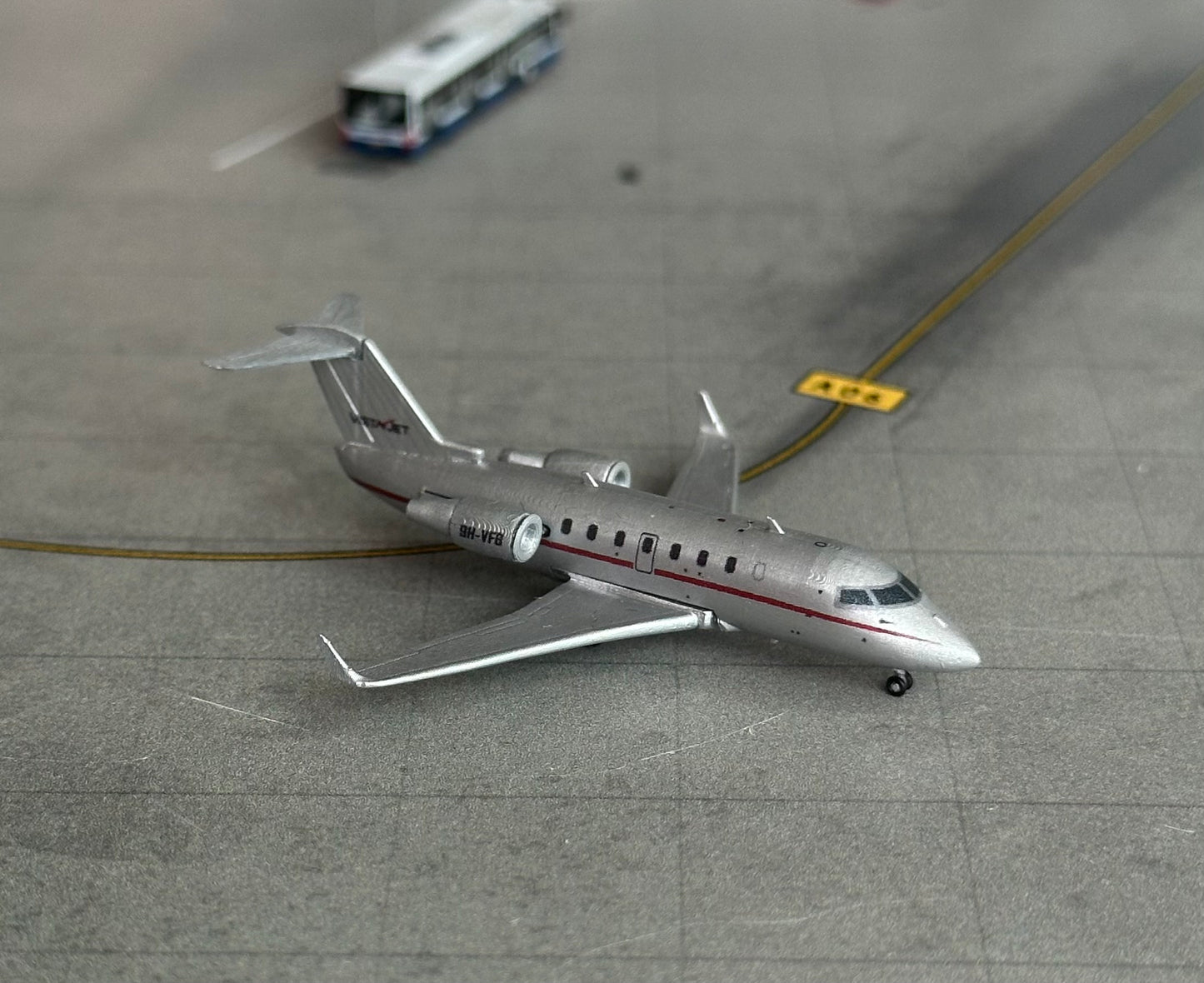 1:400 VistaJet Challenger 600 3D Design Deck