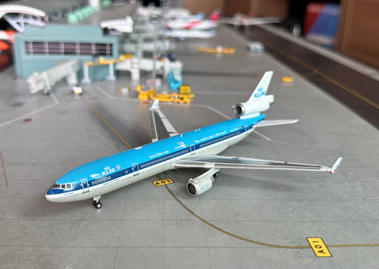 1:400 KLM Royal Dutch Airlines MD-11 “The World is just a Click Away” Phoenix Models