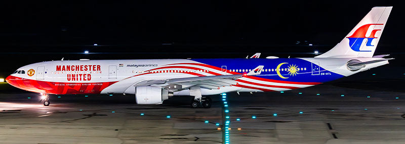 Pre-order Malaysia Airlines A330-300 “Manchester United” 1:400 Aviation 400