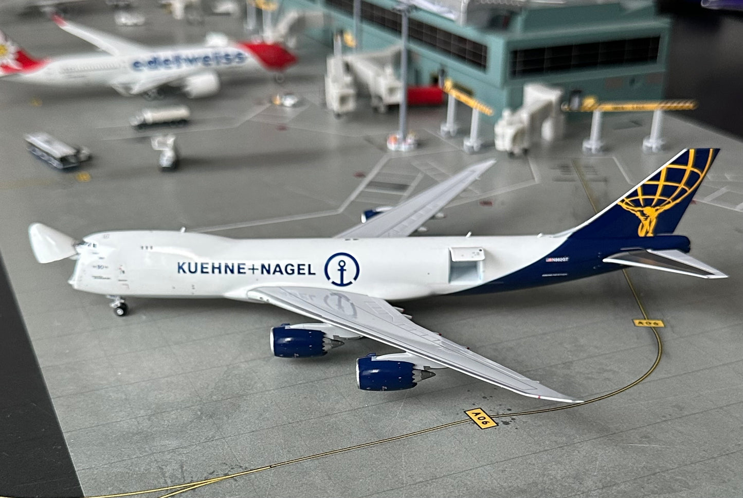 1:400 Atlas Air / Kuehne+Nagel B747-8F Gemini Jets