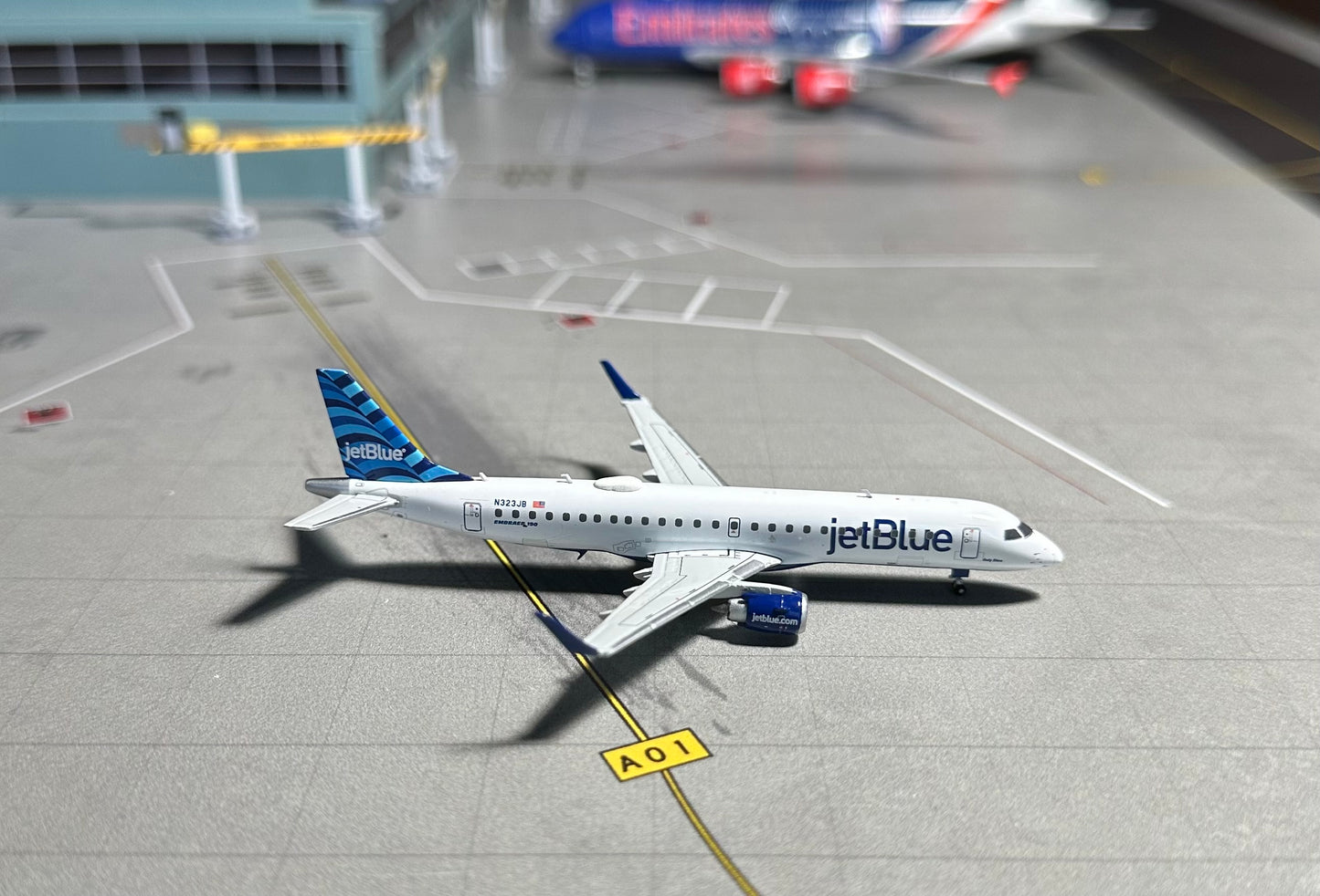 1:400 JetBlue Airways E190-100IGW Gemini Jets