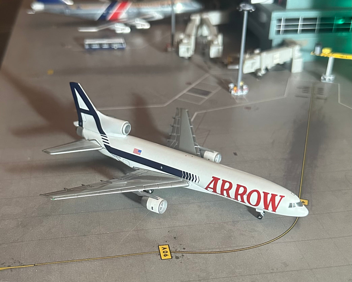 1:400 Arrow Air Lockheed L-1011-300F Gemini Jets