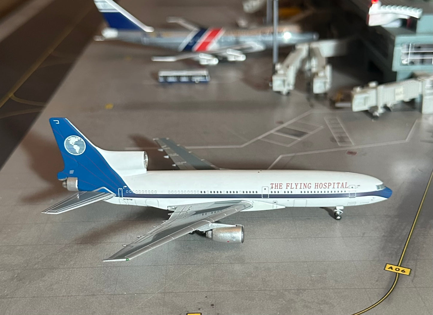 1:400 The Flying Hospital Lockheed L-1011 Tristar N787M Jet X