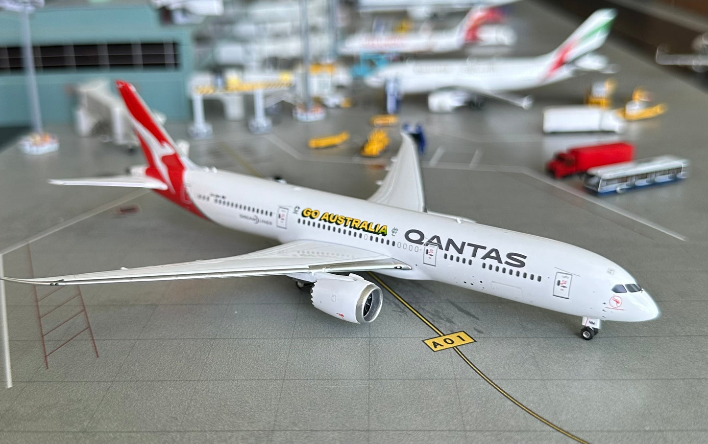 1:400 Qantas B787-9 Dreamliner "Go Australia" Phoenix Models