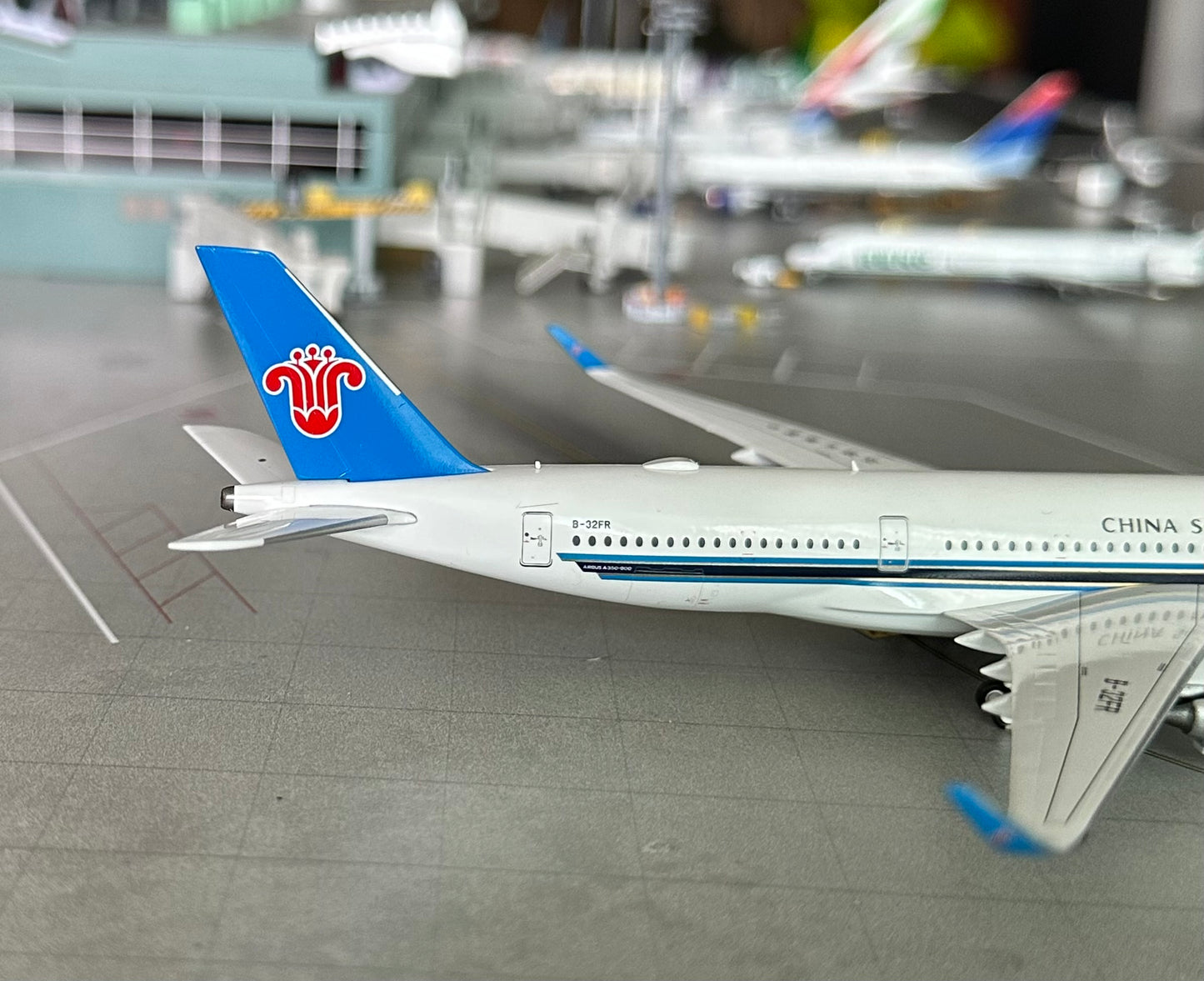 Last One!! 1:400 China Southern Airlines A350-900 Pandamodel