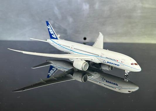 1:400 Boeing House Colors B787-8 Dreamliner  JC Wings
