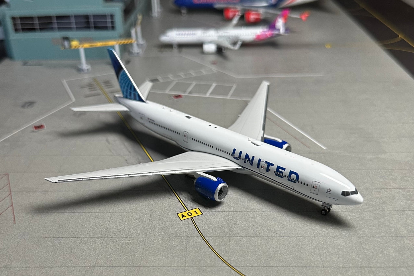 1:400 United Airlines B777-200ER Phoenix Models