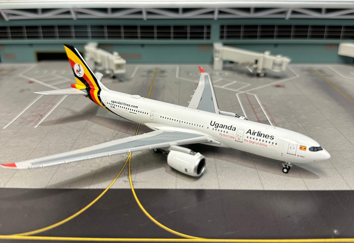 1:400 Uganda Airlines A330-800  NG Models