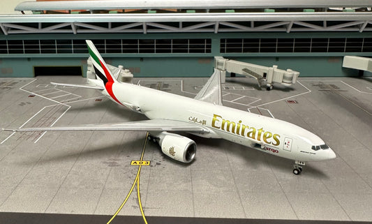 1:400 Emirates Sky Cargo B777-200F Interactive Series Gemini Jets