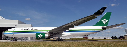 Pre-order 1:400 Saudia Cargo A330-300 JC Wings