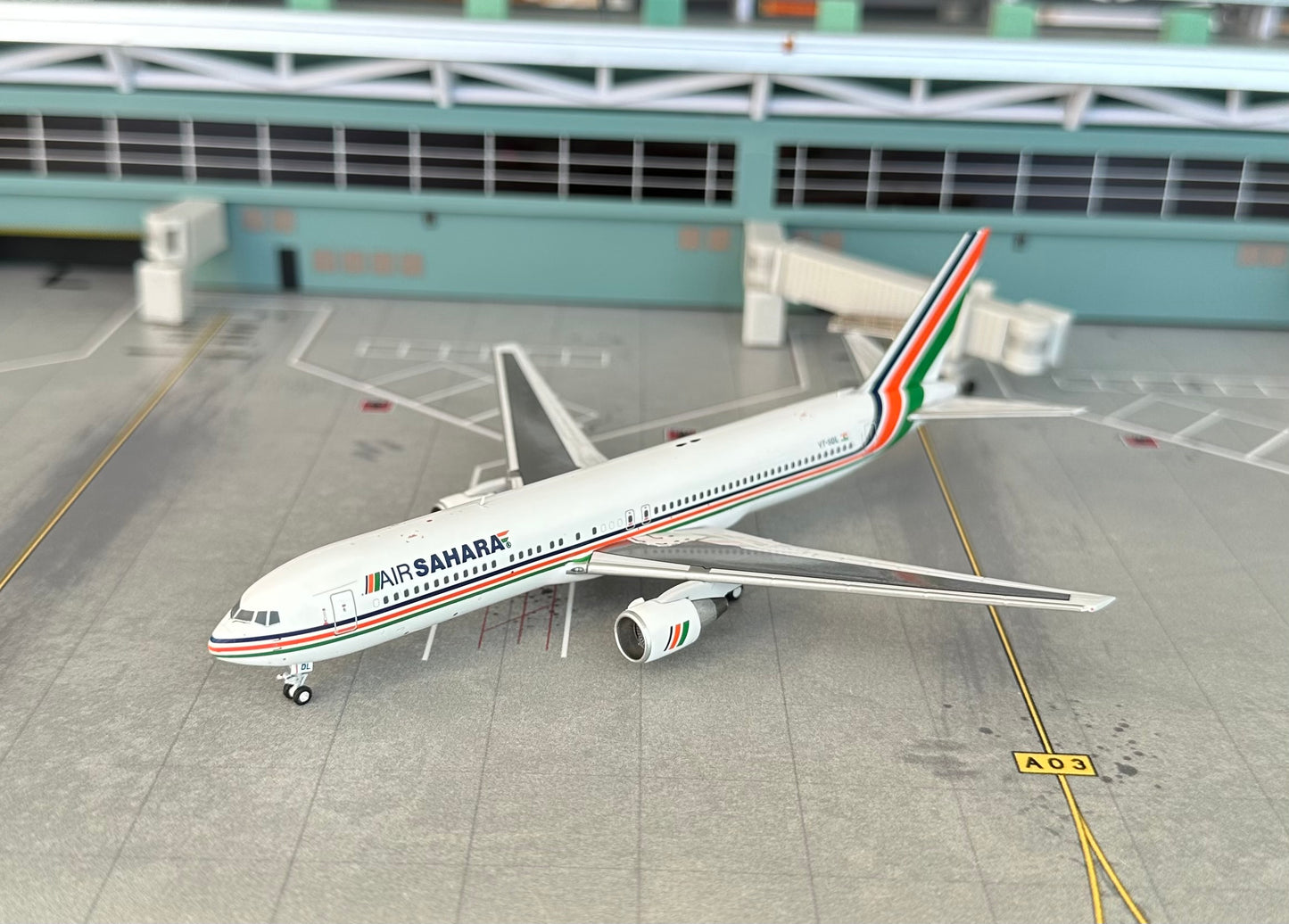 1:400 Air Sahara B767-300 VT-JETS Pandamodel