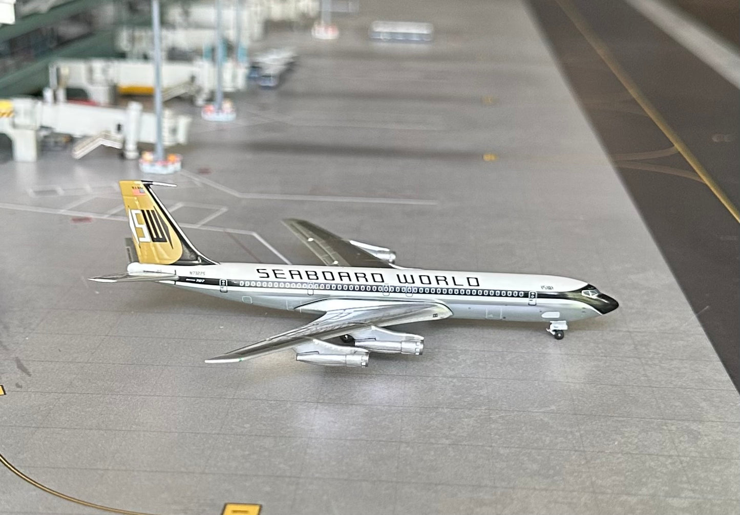 1:400 Seaboard World B707-300 AeroClassics