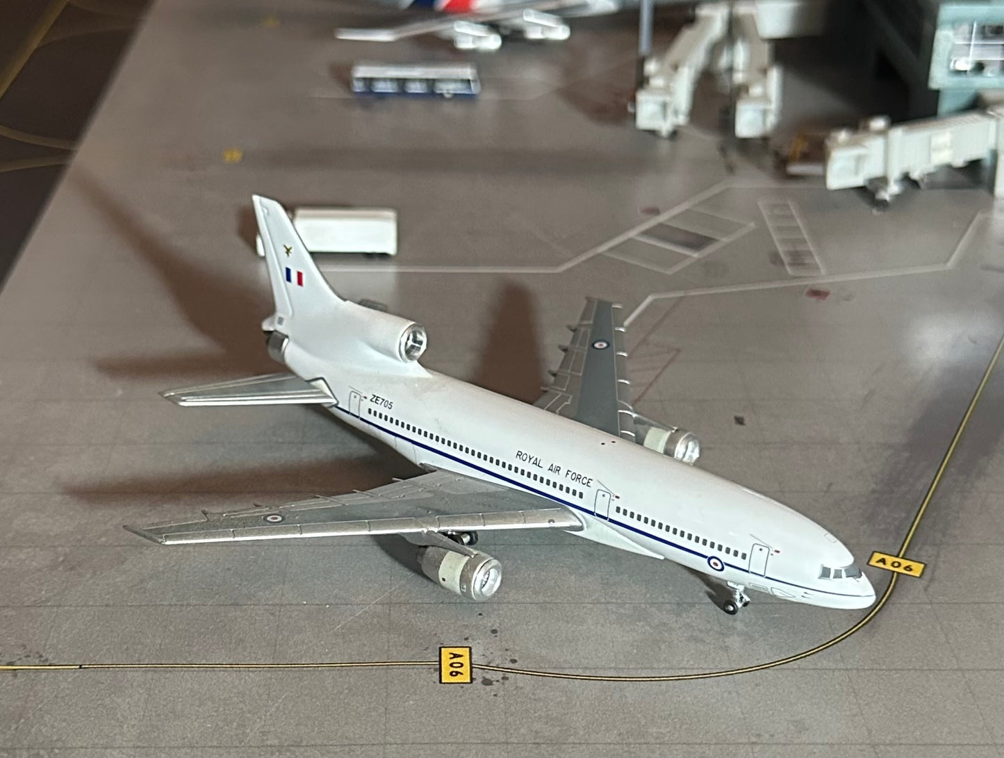 1:400 Royal Air Force Lockheed L-1011 Tristar Jet X