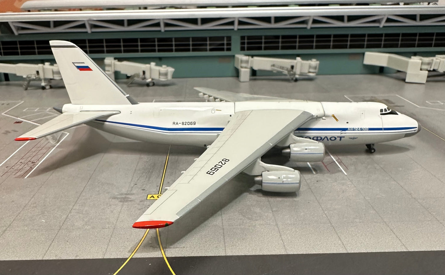 1:400 Aeroflot An-124-200 Gemini Jets