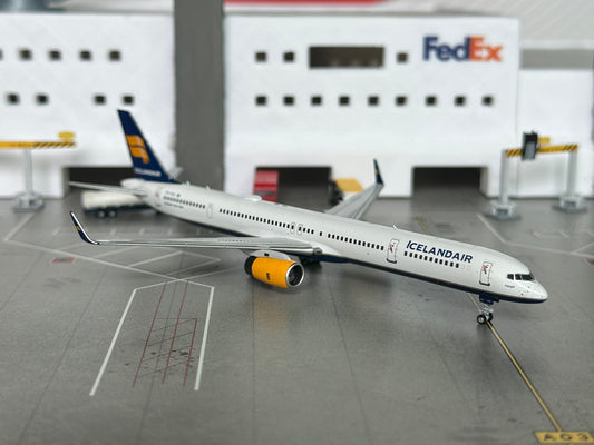 1:400 Icelandair B757-300 TF-FIX NG Models
