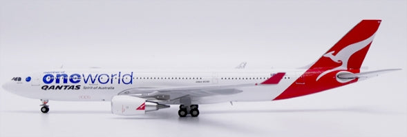 Pre-order 1:400 Qantas A330-200 “Oneworld” JC Wings