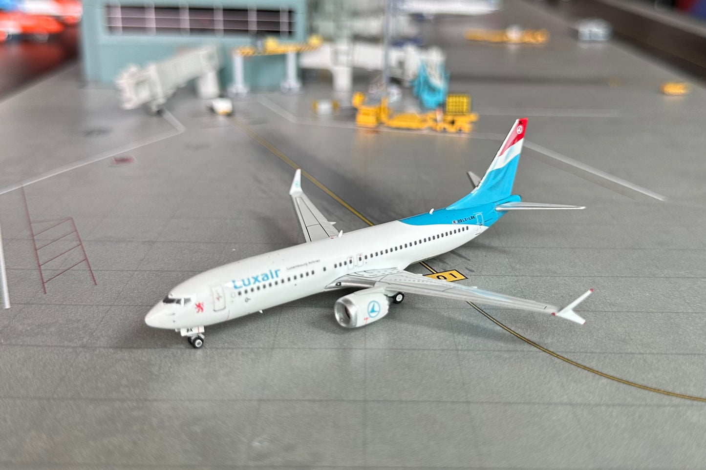 1:400 Luxair B737 Max 8 Phoenix Models