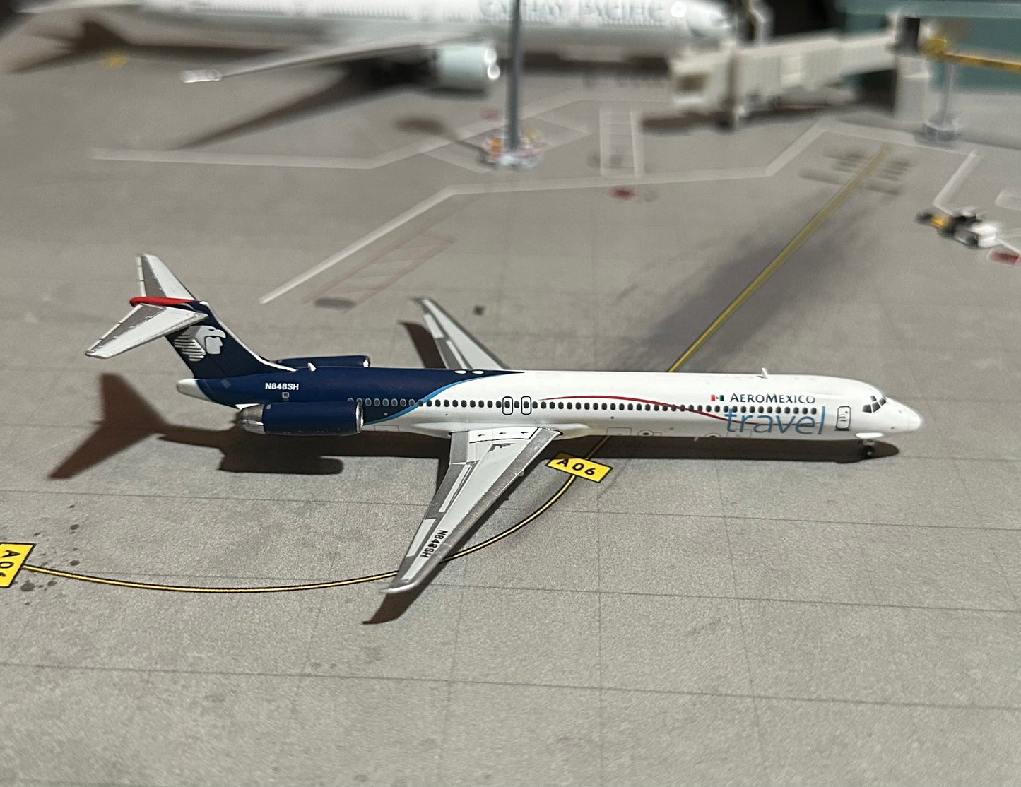 1:400 AeroMexico Travel MD-83Gemini Jets