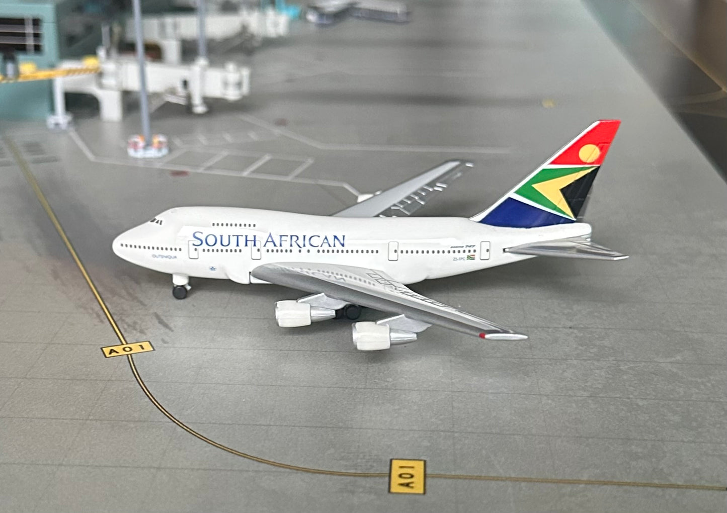 1:500 South African Airways B747SP Herpa Wings