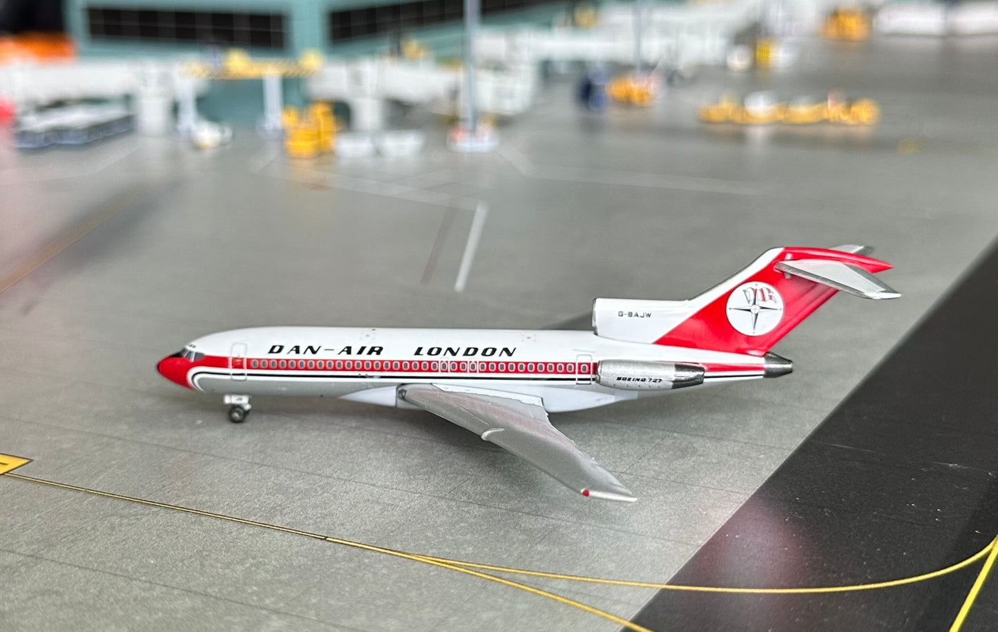 1:400 Dan Air B727-100 Gemini Jets