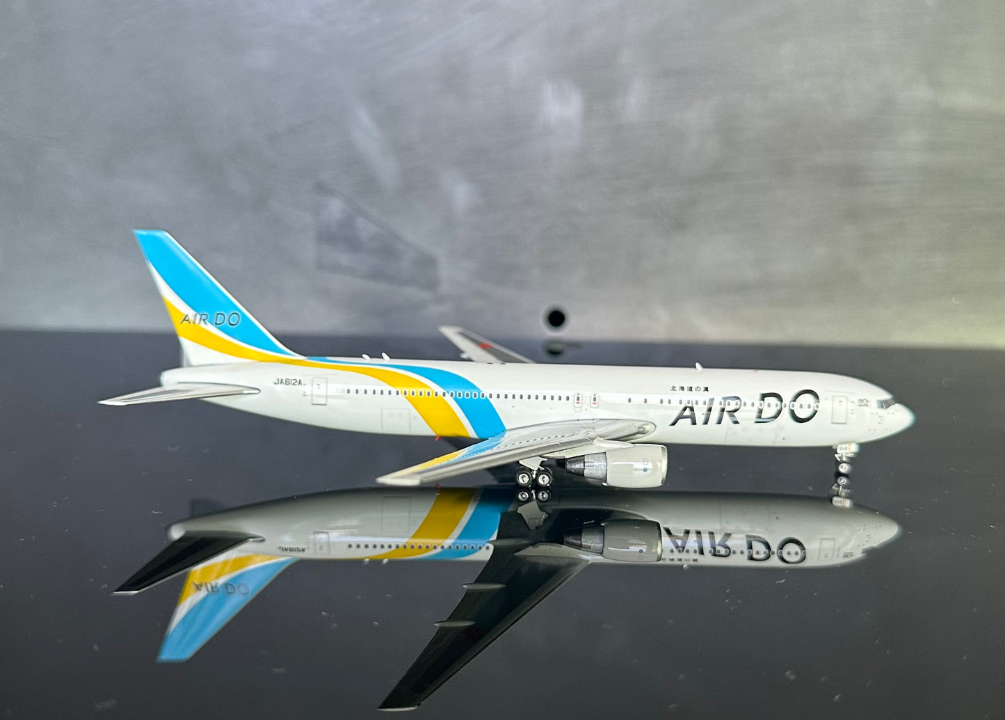 1:400 Air Do B767-300ER Phoenix Models