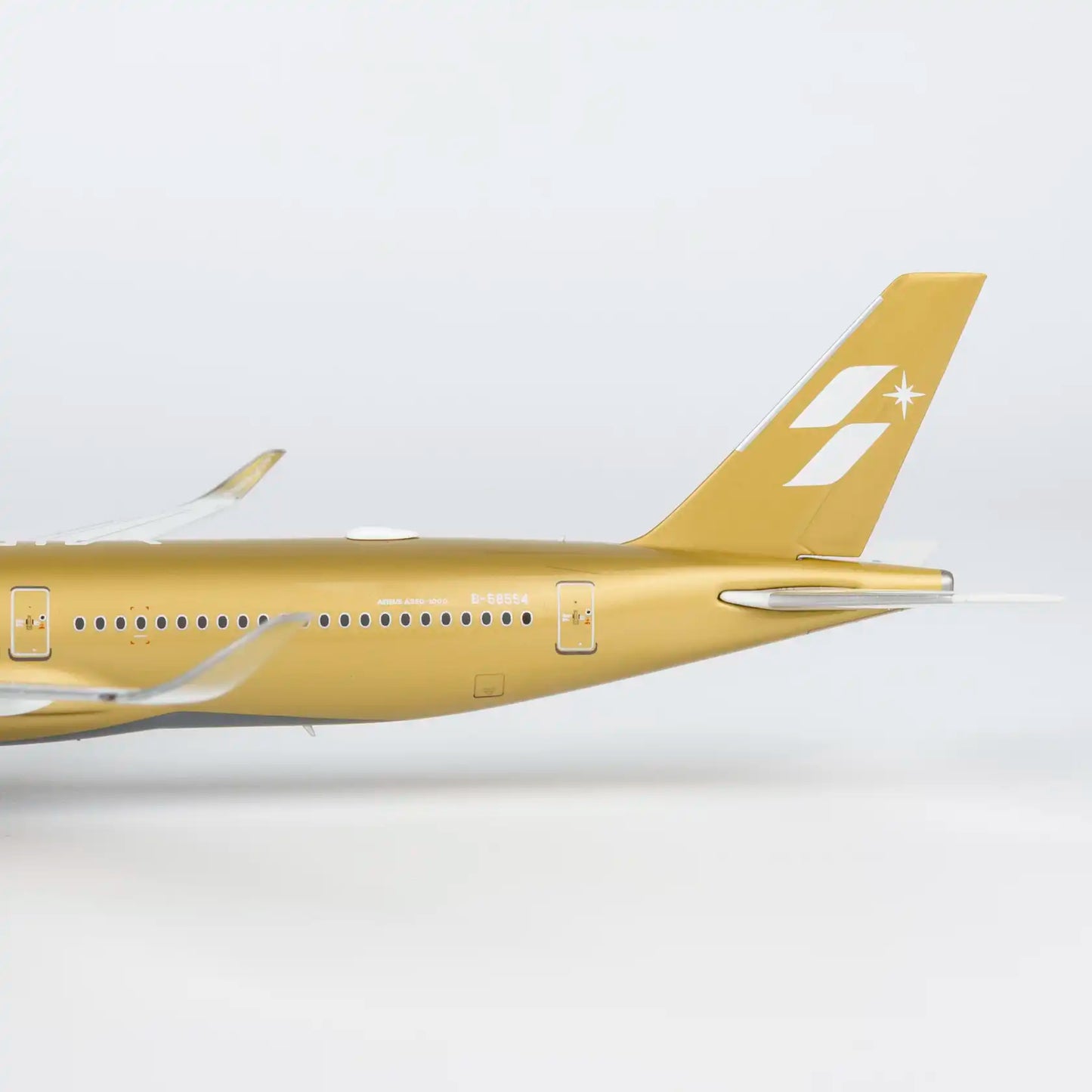 1:400 Starlux A350-1000 “Airsorayama Gold” NG Models