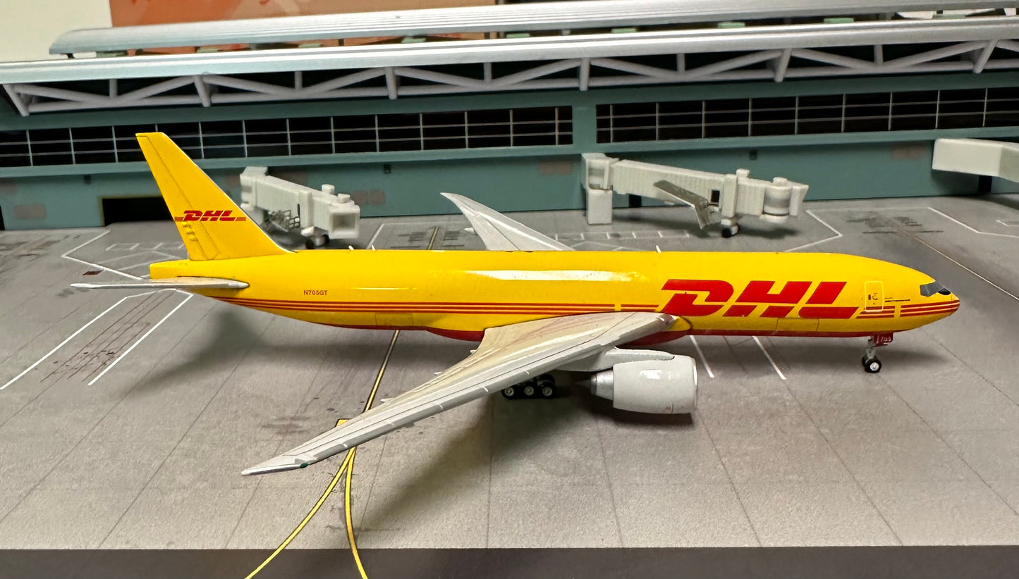 1:400 DHL B777-200F Gemini Jets