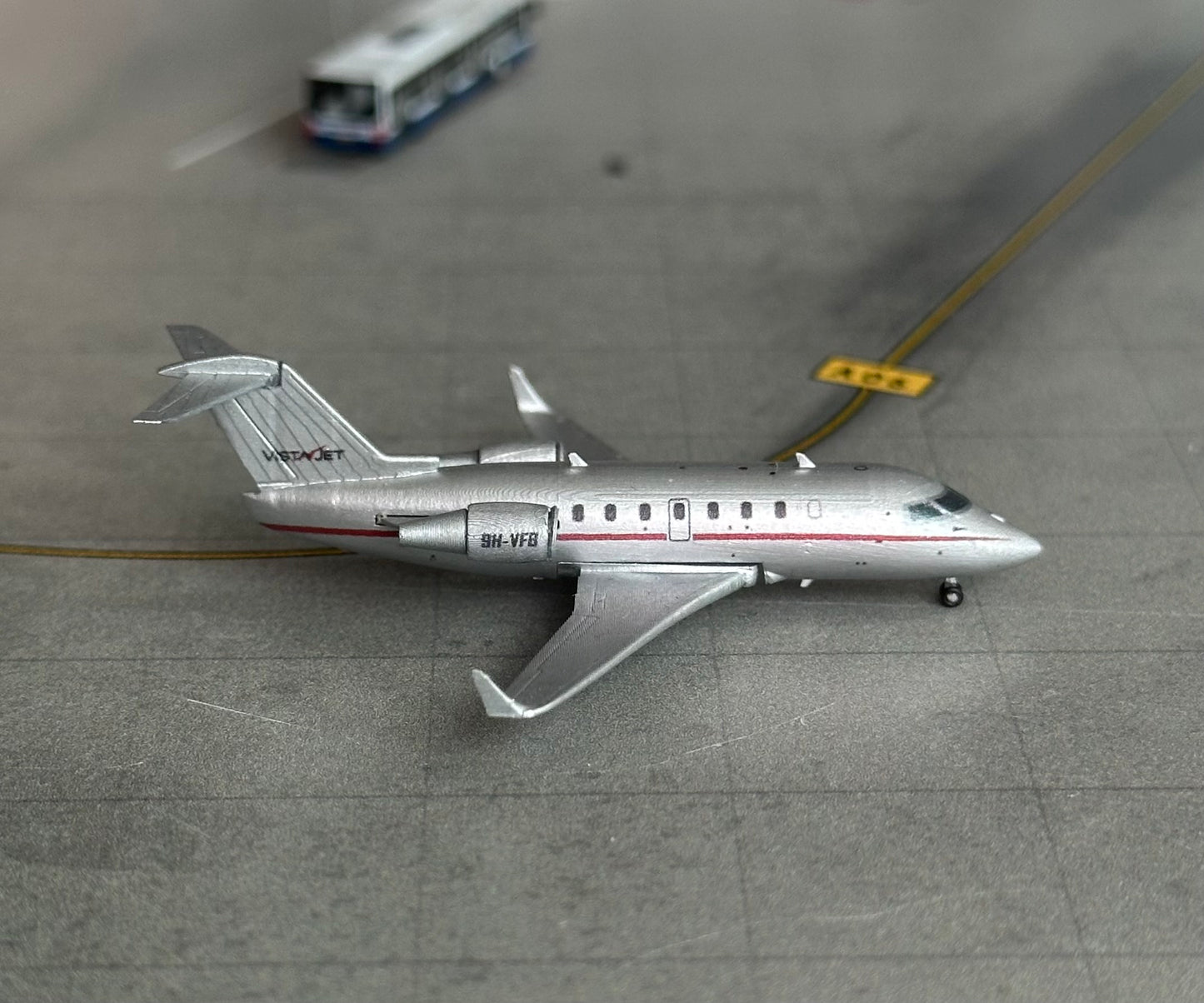 1:400 VistaJet Challenger 600 3D Design Deck