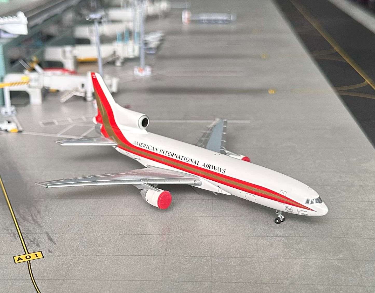 1:400 Kalitta/American International Airways Lockheed L-1011 Tristar no Kalitta on tail* BlueBox