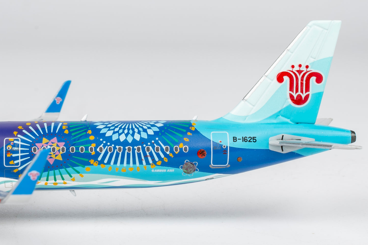 1:400 China Southern Airlines A321-200 “China International Consumer Product Expo” NG Models