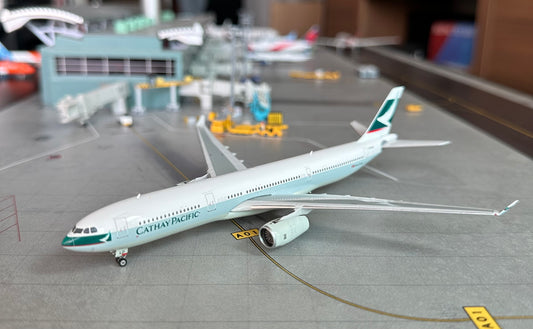 1:400 Cathay Pacific A330-300 Phoenix Models