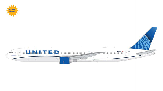 Pre-order 1:200 United Airlines B767-400ER Gemini200 Flaps Down*