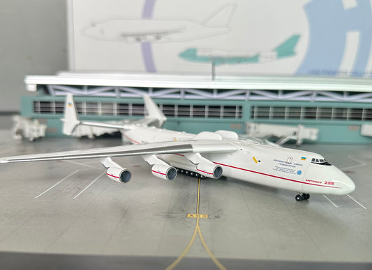 1:400 Antonov Airlines AN-225 “Mriya” Herpa Wings