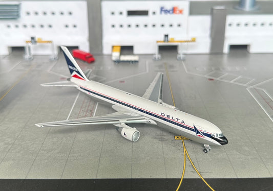 1:400 Delta Air Lines B767-300 Gemini Jets
