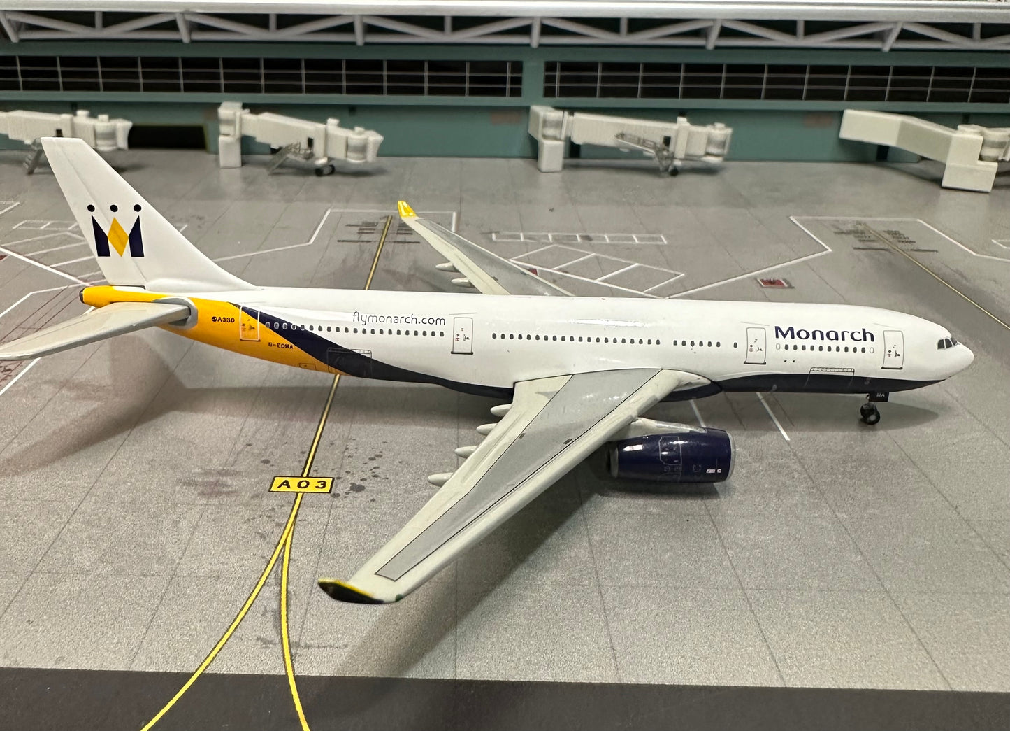 1:400 Monarch A330-200 Gemini Jets