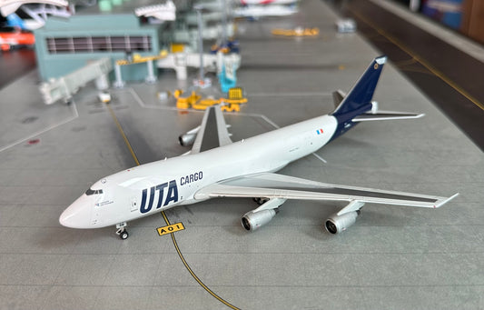 1:400 UTA Cargo B747-200 Phoenix Models