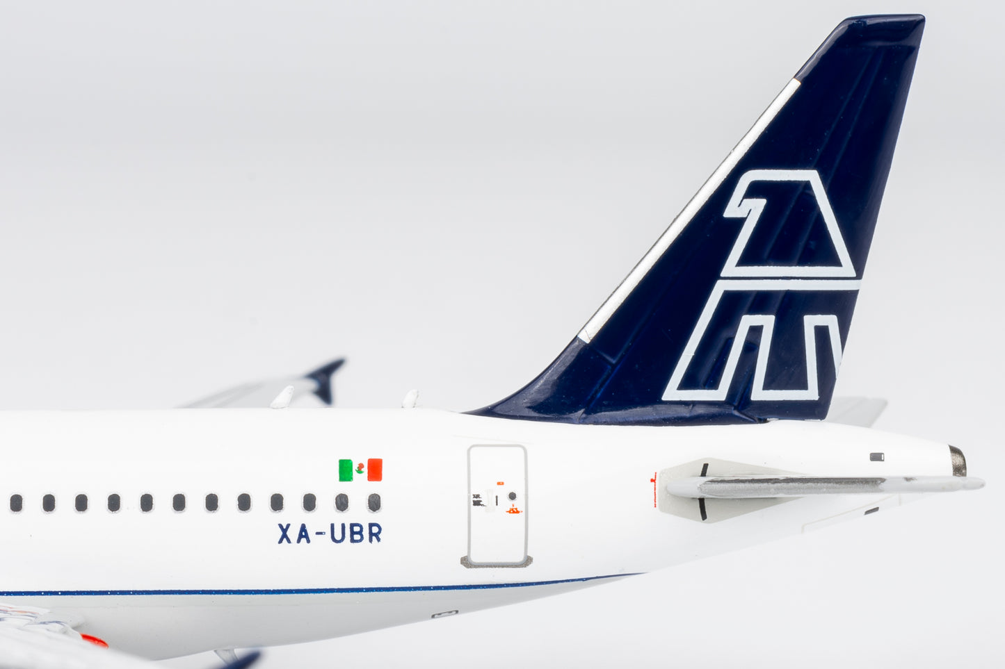 1:400 Mexicana A318-100 XA-UBR “Old Colors” NG Models