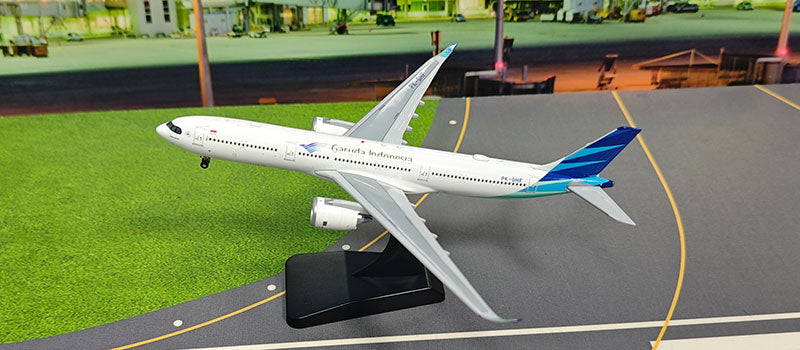 Pre-order 1:400 Garuda Indonesia A330-900 PK-GHF Aviation 400