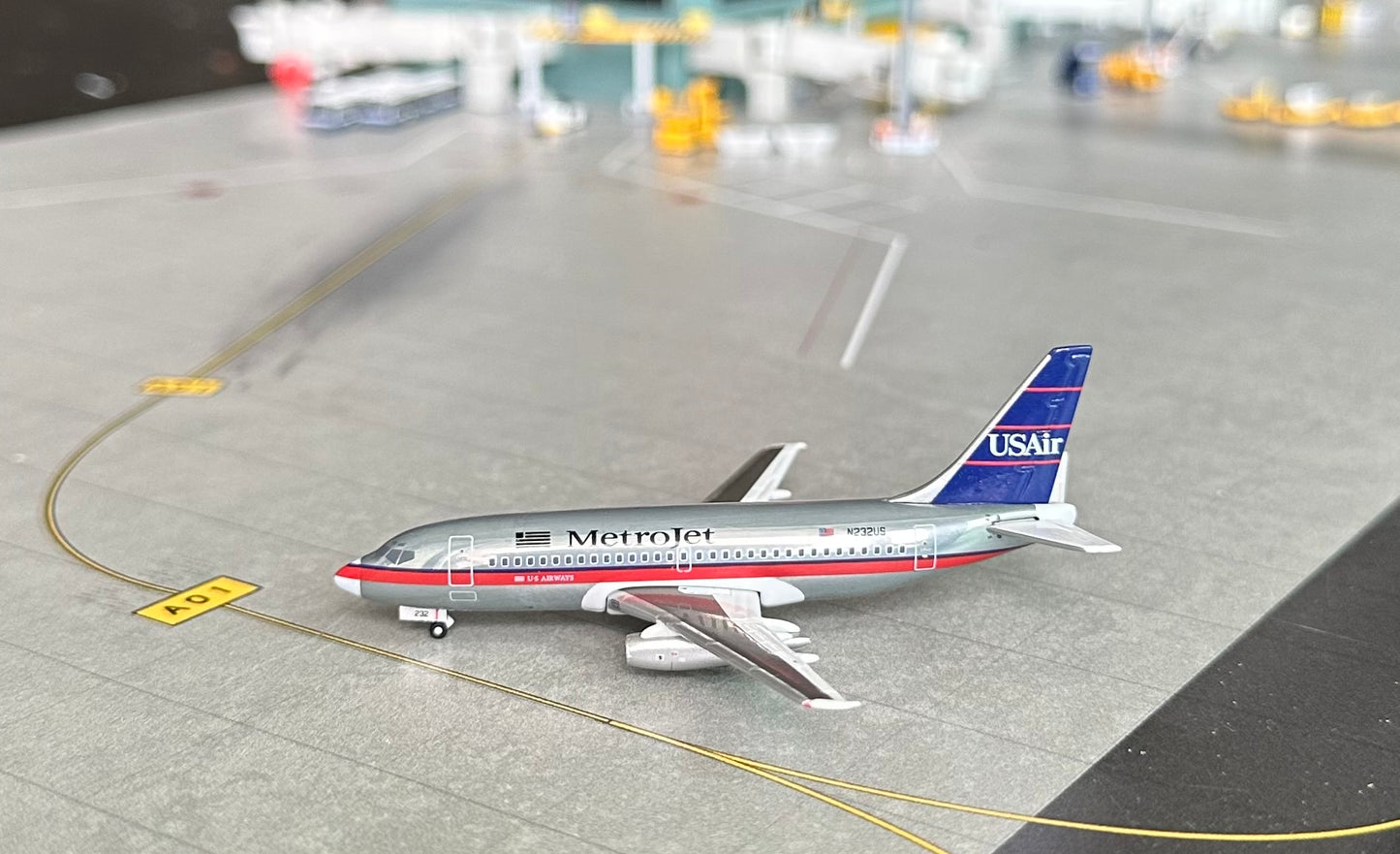 1:400 USAir MetroJet B737-200 AeroClassics