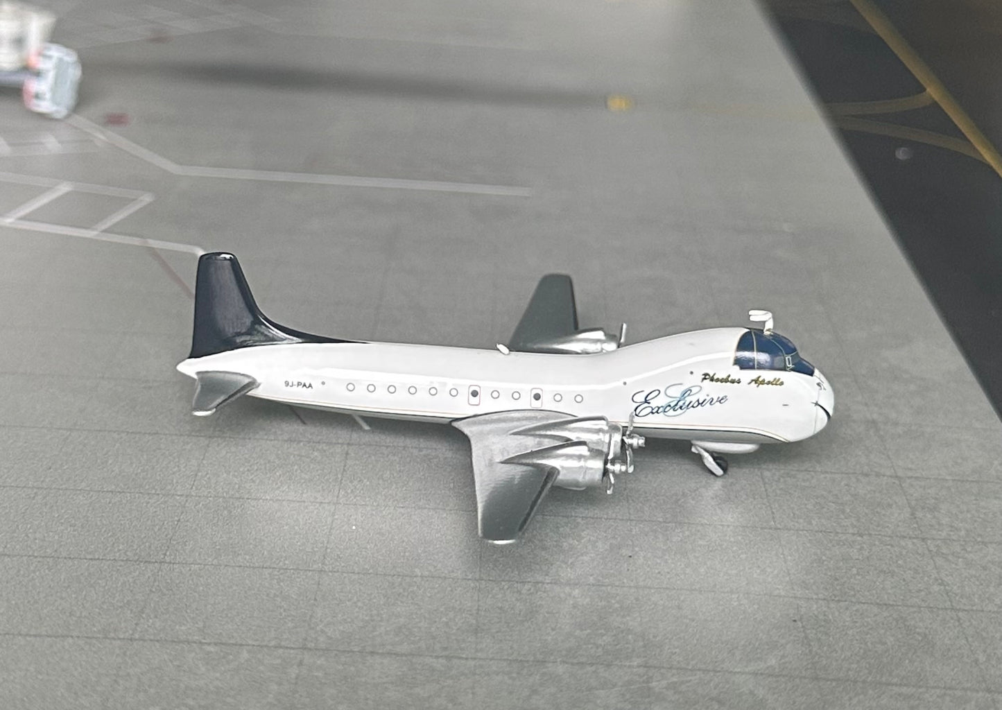 1:400 Phoebus Apollo Aviation Traders ATL-98 Carvair JC Wings