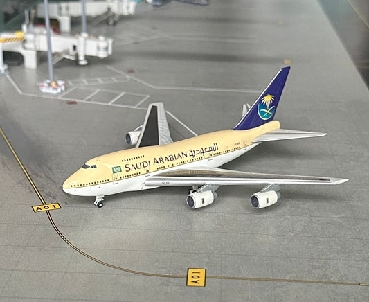 1:500 Saudi Arabian Airlines B747SP Herpa Wings