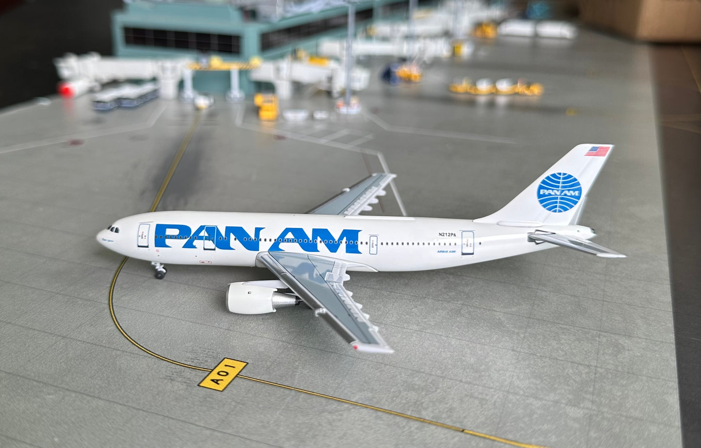 1:400 Pan Am A300-BA N212PA AeroClassics