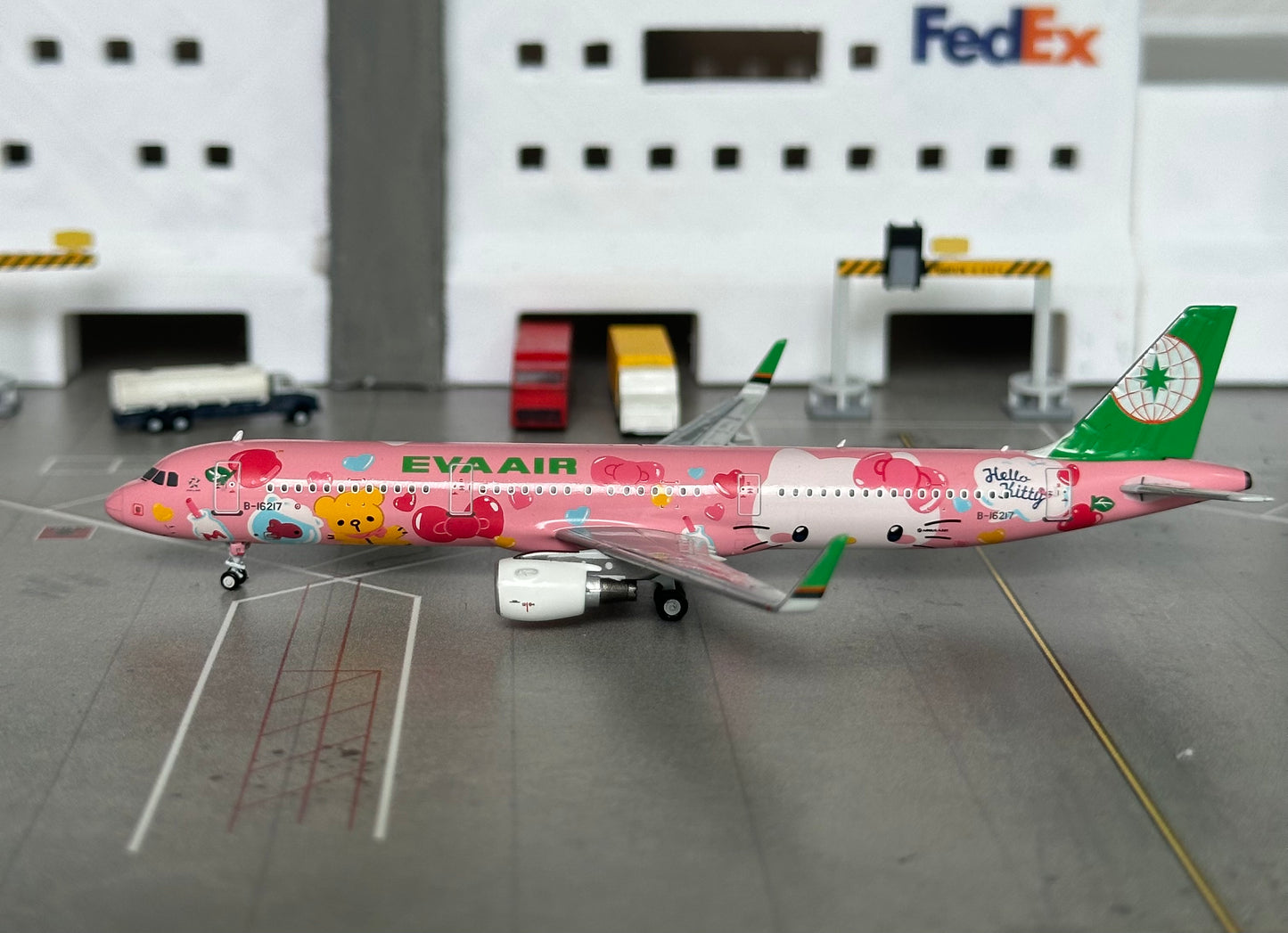 1:400 Eva Air A321-200 “Hello Kitty Pinky Jet” Ultimate Collection w/ stand NG Models