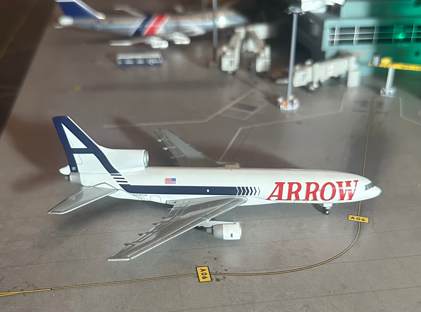 1:400 Arrow Air Lockheed L-1011-300F Gemini Jets