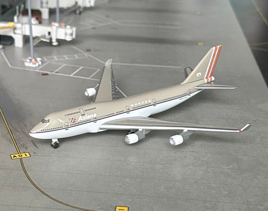 1:500 Asiana B747-400 Herpa Wings