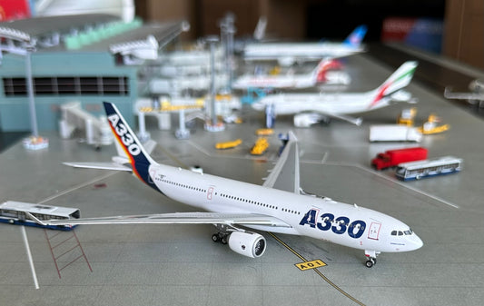 1:400 Airbus Industries A330-200 "House Colors" Phoenix Models