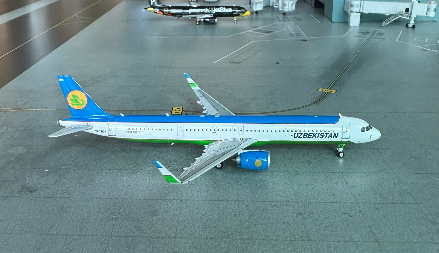 1:400 Uzbekistan Airlines A321neo Phoenix Models