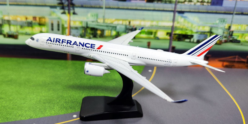 Pre-order 1:400 Air France A350-900 detachable gear Aviation 400