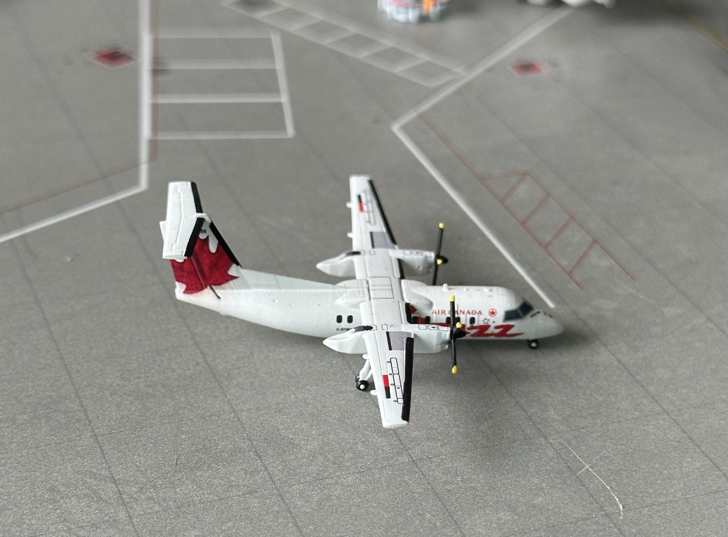 1:400 Air Canada Jazz Dash 8 Q100 Red 3D Design Deck