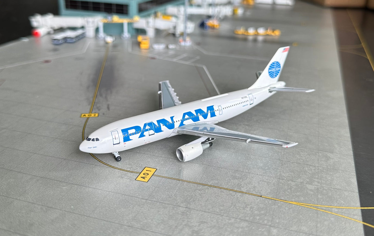 1:400 Pan Am A300-BA N210PA AeroClassics